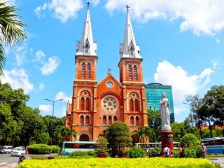 Ho Chi Minh Historic Sites by Scooter Tour