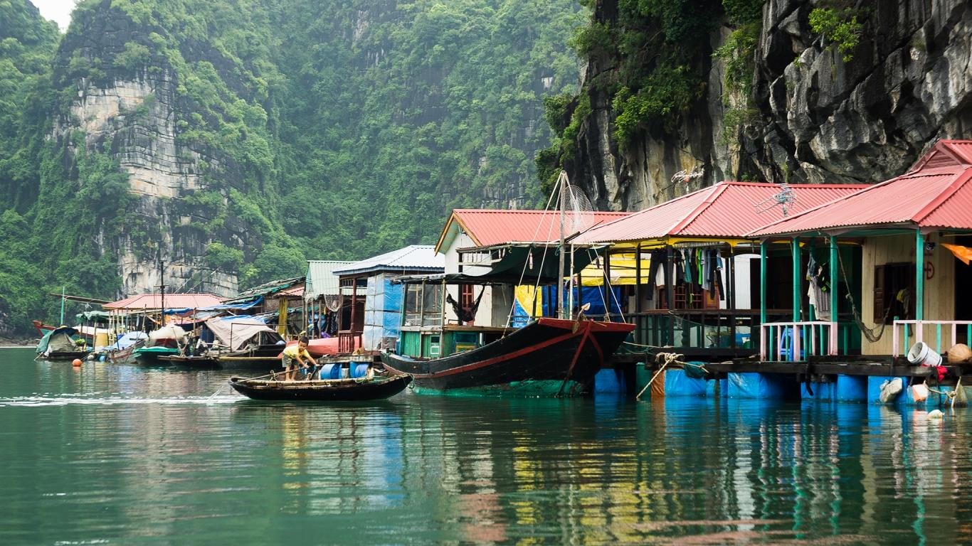 tips for halong bay vung vieng fishing village