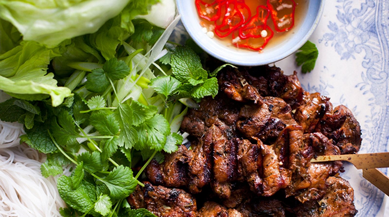 hanoi travel tips bun cha specialty