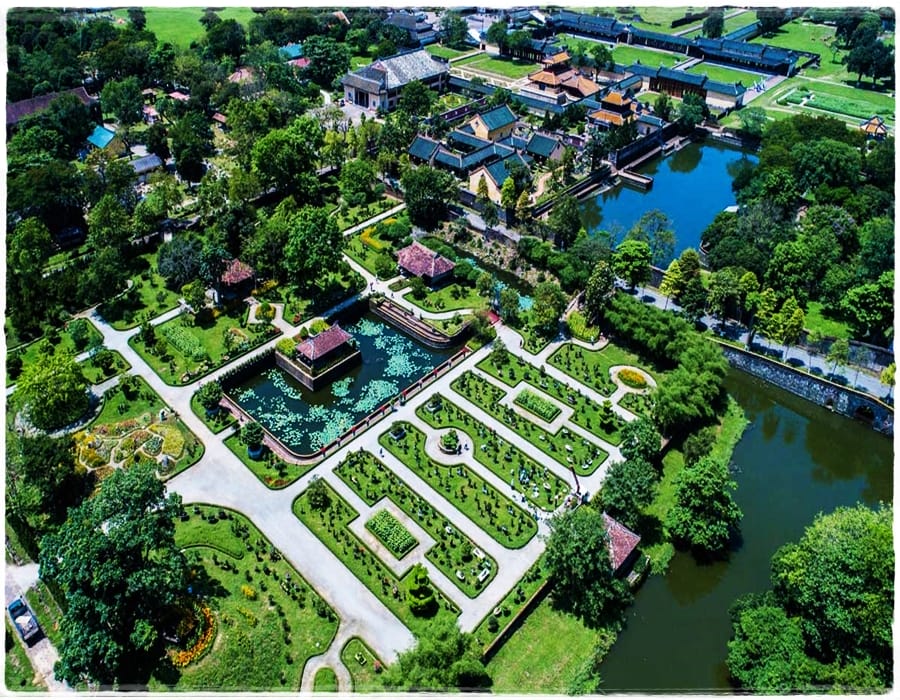 hue-travel-guide-best-tips-for-hue-what-to-visit-garden-house-thuy-bieu