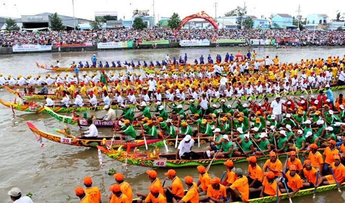 boat-competition-in-Tra-Vinh