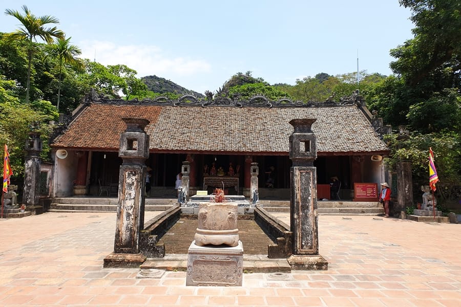 king-dinh-temple-in-hoa-lu-ninh-binh