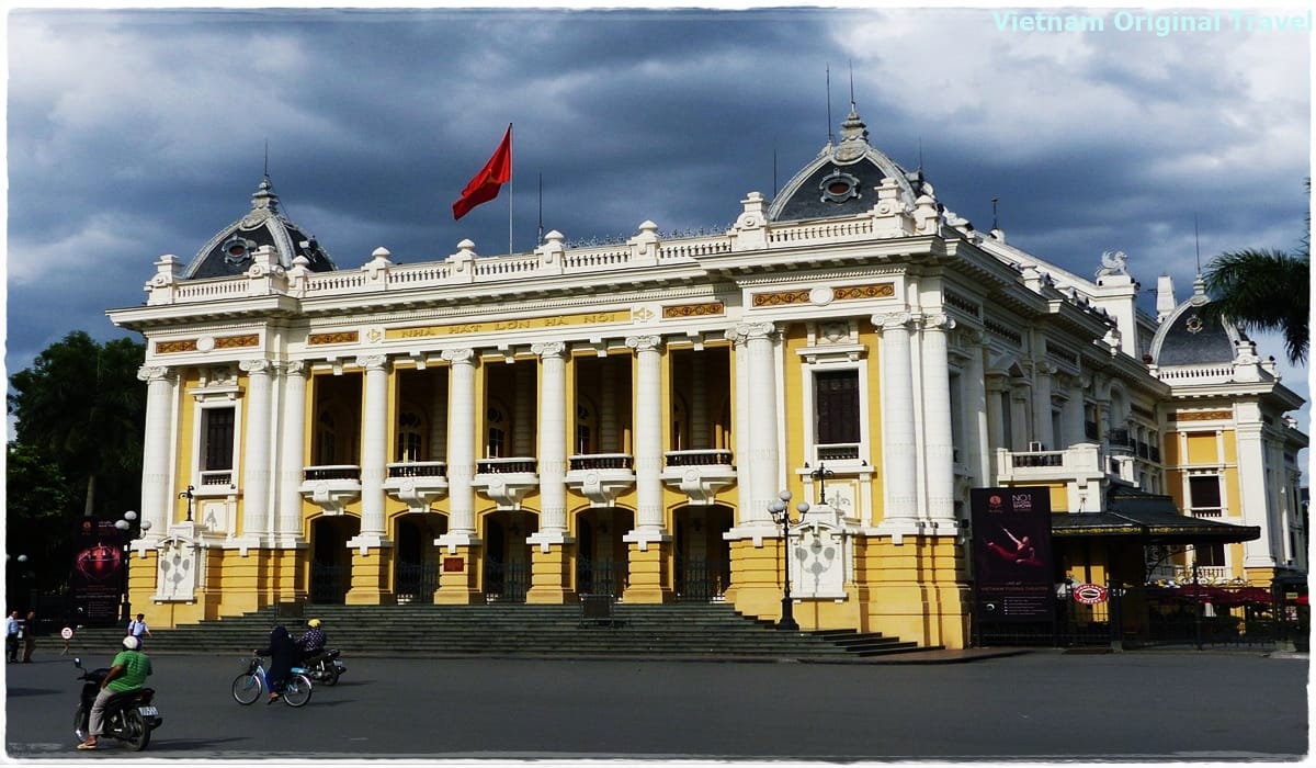 places-to-visit-in-hanoi-best-way-to-travel-Hanoi-opera-house