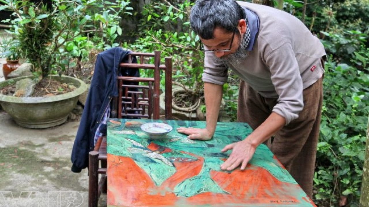 polishing-lacquer-step