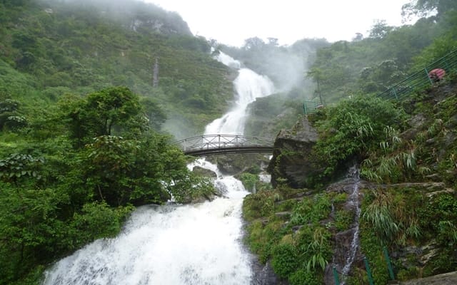 sapa travel guides bac waterfall