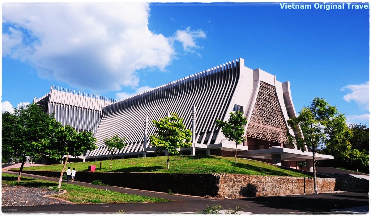 top-ten-best-places-to-visit-in-central-highlands-vietnam-dak-lak-ethnology-musuem