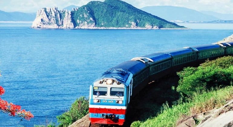 Refunification-express-north-to-south-vietnam